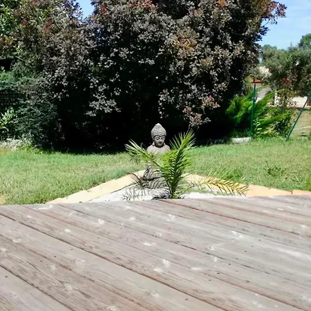 Pleasant With Garden Near The Golf Course 居让梅斯特拉
